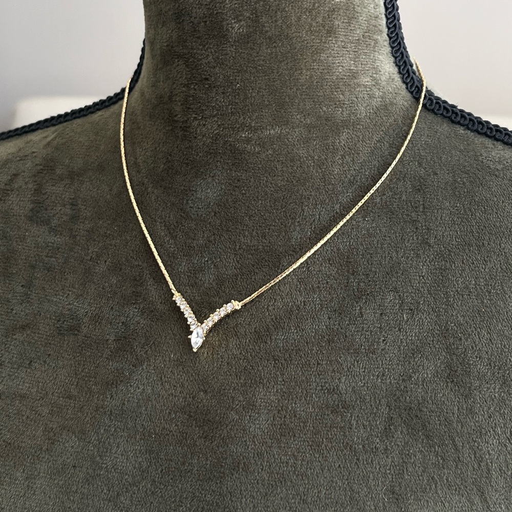 Vintage Christian Dior V Shape Marquise Rhinestone Thin Gold Chain Necklace Cute - Picture 4 of 6